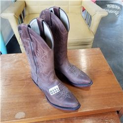 PAIR OF BOULET LEATHER COWBOY BOOTS, SIZE 6