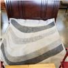 Image 1 : GREY ART DECO 5FT AREA CARPET