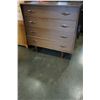 Image 1 : 4 DRAWER WALNUT DRESSER