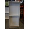 Image 1 : 7FT WHITE BOOKSHELF