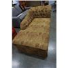 Image 2 : UPHOLSTERED BUTTONBACK CHAISE