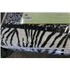 Image 2 : ARTINEN QUEEN SIZED SHERPA BLANKET BRAND NEW 86" x 94"