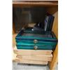 Image 1 : BOX OF JEWELRY DISPLAY CASES AND BOXES