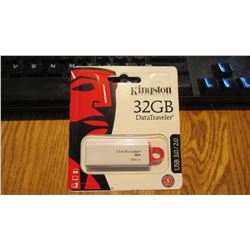 Kingston 32 GB Data Traveler