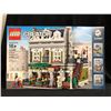 Image 1 : LEGO Creator 10243 Parisian Restaurant New in Sealed Box Expert Modular 2469 pcs