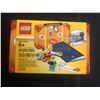 Image 1 : LEGO 5004932 PASSPORT TRAVEL SUITCASE Brand New MINIFIGURE