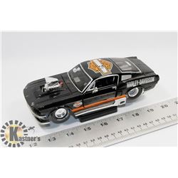 HARLEY DAVIDSON MUSTANG GT 1:24 SCALE ON STAND