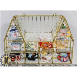 VINTAGE 1997 10 RED ROSE TEA POTS IN