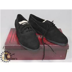 UNPLUGGED LIVE BLACK SZ 7.5