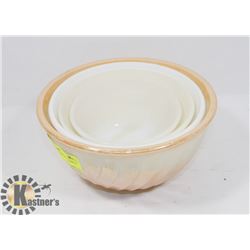 SET OF 4 VINTAGE MIXING BOWLS