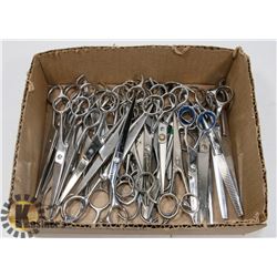 FLAT OF HAIRDRESSER SCISSORS