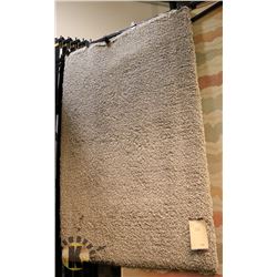 25) SUPREME SHAG GREY CARPET 5X8