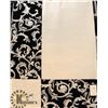Image 1 : 109) STUDIO 56747 SAMANTHA WHITE/BLACK, 7X9 MODERN