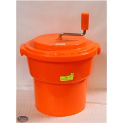 19L MANUAL SALAD SPINNER-DAMAGED ON TOP(CRACKED)