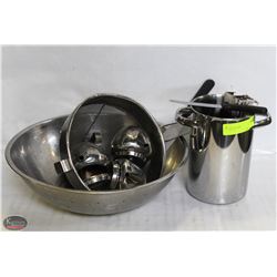 LOT W/ 2 S/S STRAINERS & STEAK KNIVES (+6 NEW)