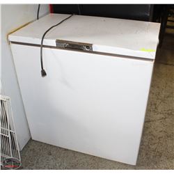 WHITE EATON VIKING DEEP-FREEZER