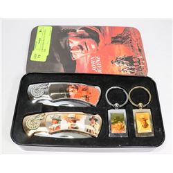 CASE WITH JOHN WAYNE POCKET KNIVES.