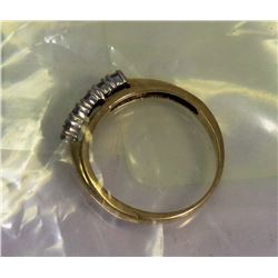 POLICE SEIZURE! DIAMOND RING SIZE 5
