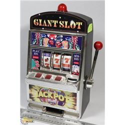 GIANT SLOT MINI SLOT MACHINE WITH LIGHT EFFECTS