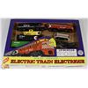 Image 1 : BOX W/ 3 HO SCALE TRAIN ENGINES & 4 CARS