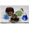 Image 1 : BOX W/ART GLASS ITEMS INCL. TURTLES, FISH,