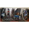 Image 1 : 2 CANVAS SIDE BY SIDE CITY NEON LIGHTS PICTURES
