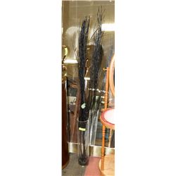 LARGE GLASS VASE WITH ARTIFICIAL FOLIAGE