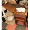 Image 1 : SINGER SEWING MACHINE WITH CABINET AND STOOL