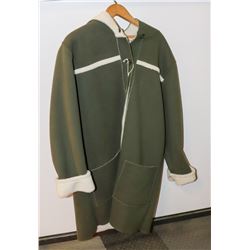 NEW LIZ CLAIBORNE LADIES COAT SIZE LARGE.