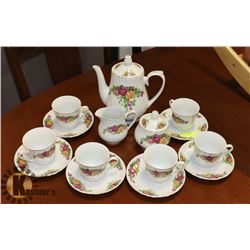 17PC ENGLISH ROSE TEA SERVING SET.