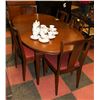 Image 1 : VINTAGE WOOD TABLE (58"X42"X29.5") W/ 6 CHAIRS AND