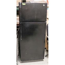 BAILIFF SEIZURE BLACK GE FRIDGE