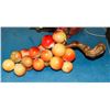 Image 1 : DECORATIVE STONE GRAPES