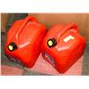 Image 1 : LOT OF 2 NEW GAS CANS
