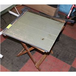 PAPER CUTTER WITH STAND.