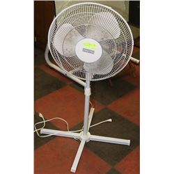 LOT OF 3 FACTO AND HAMILTON BAY FLOOR FANS.