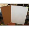 Image 2 : WHITEBOARD AND CORKBOARD.