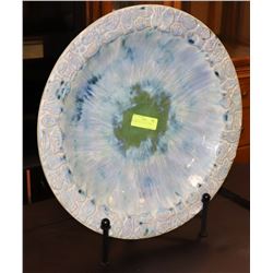 DECORATIVE PLATE ON STAND.