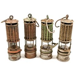 Wolf Safety Lamps / 4 Items.  106299