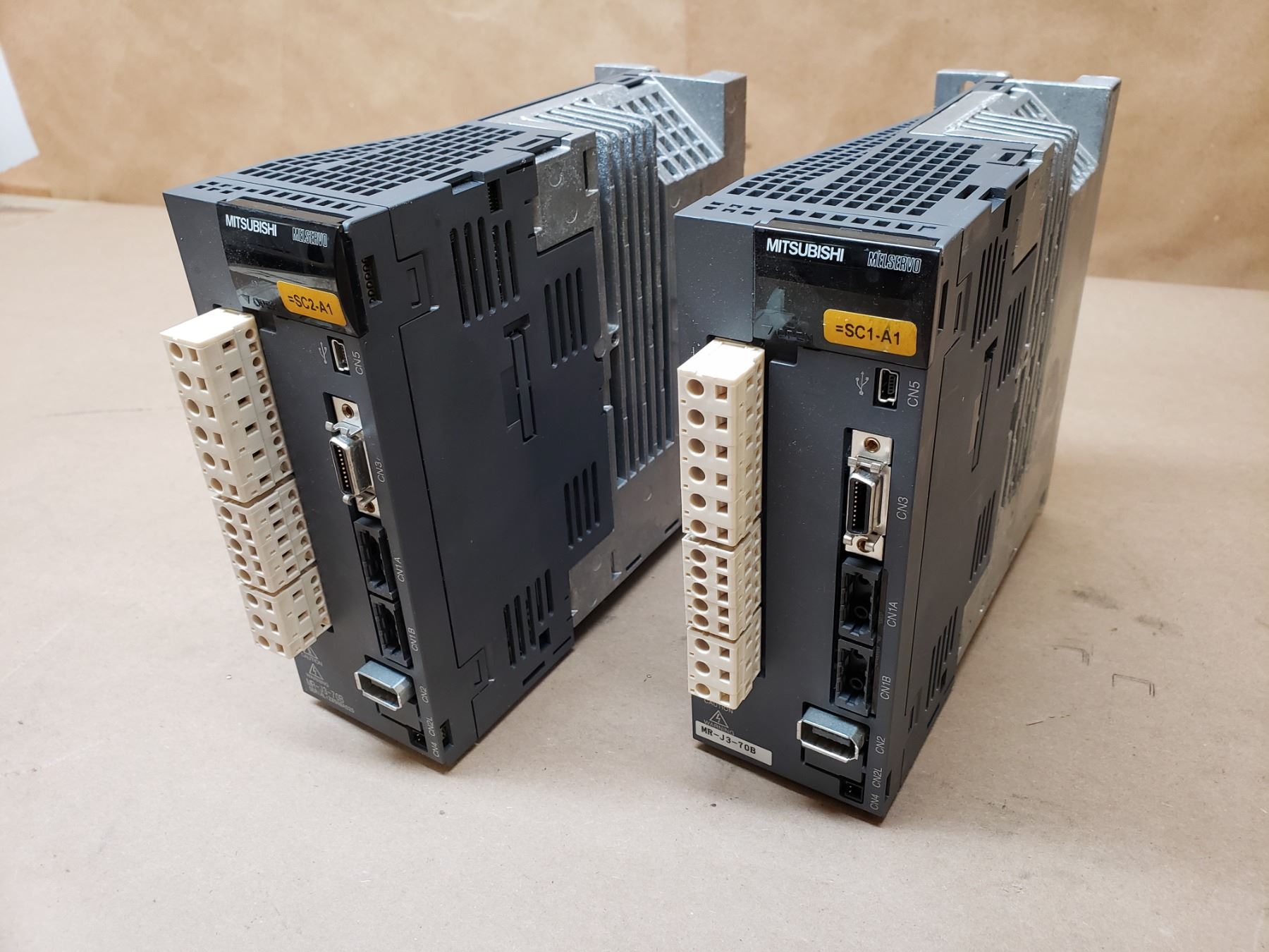 Mr J3 40a Mitsubishi Servo Drive Manual (2) Mitsubishi MR-J3-70B AC Servo Drive