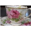 Image 2 : Selection of Royal Albert "American Beauty" china dinnerware including ten dinner plates, thirteen s