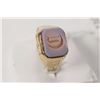 Image 1 : Gent's 10kt yellow gold and carved shell signet ring