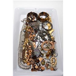 Large tray lot of collectible jewellery including designer pieces, stelring silver, earrings, neckla