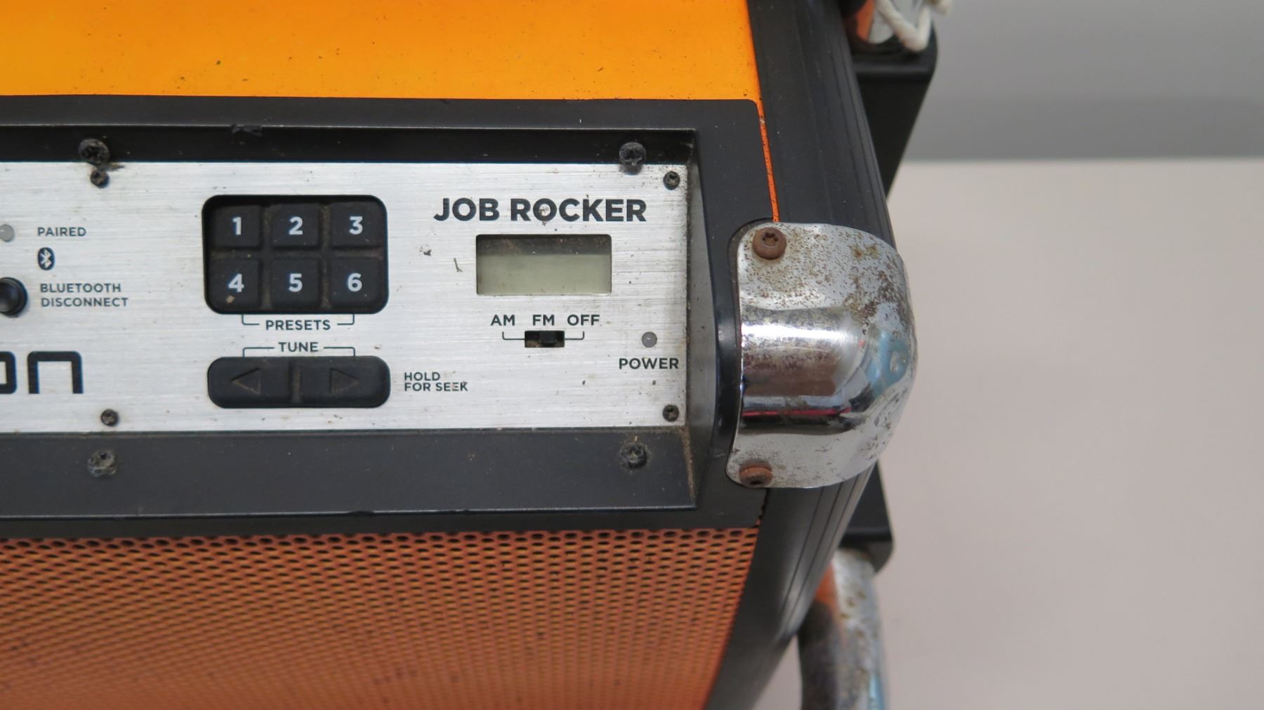 Ion Job Rocker Max Portable Bluetooth Speaker w/ AM/FM Radio - Oahu ...