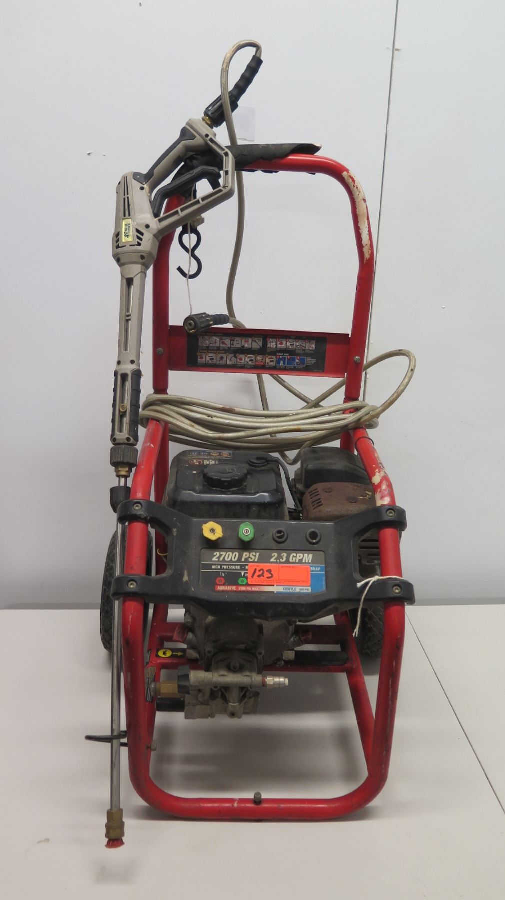Homelite 2700 PSI Pressure Washer - Oahu Auctions