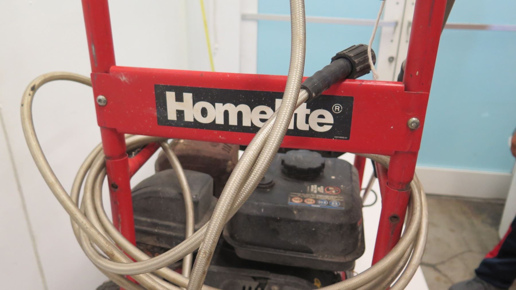 Homelite 2700 PSI Pressure Washer - Oahu Auctions