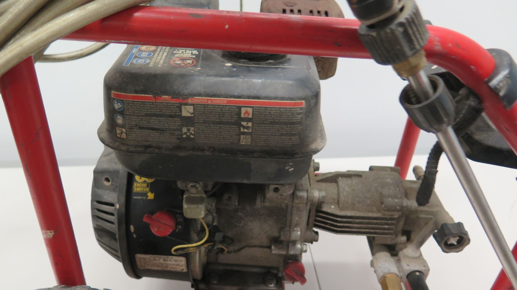 Homelite 2700 PSI Pressure Washer - Oahu Auctions