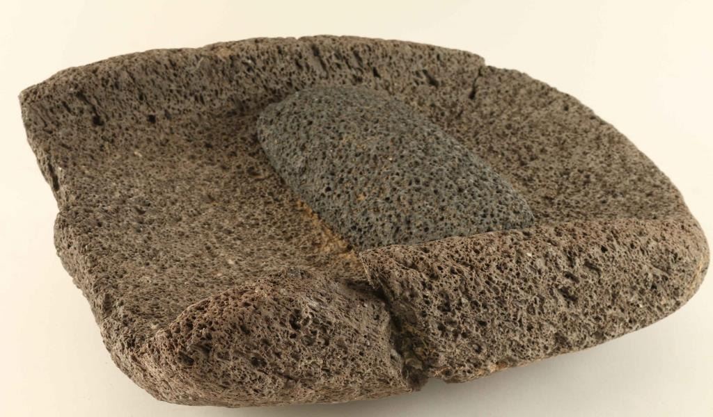 Metate & Grinding Stone