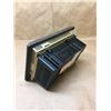 Image 2 : Allen-Bradley 2711-B6C8 PanelView 600
