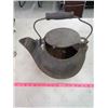 Image 2 : LARGE CAST KETTLE (FOR WOOD STOVE)